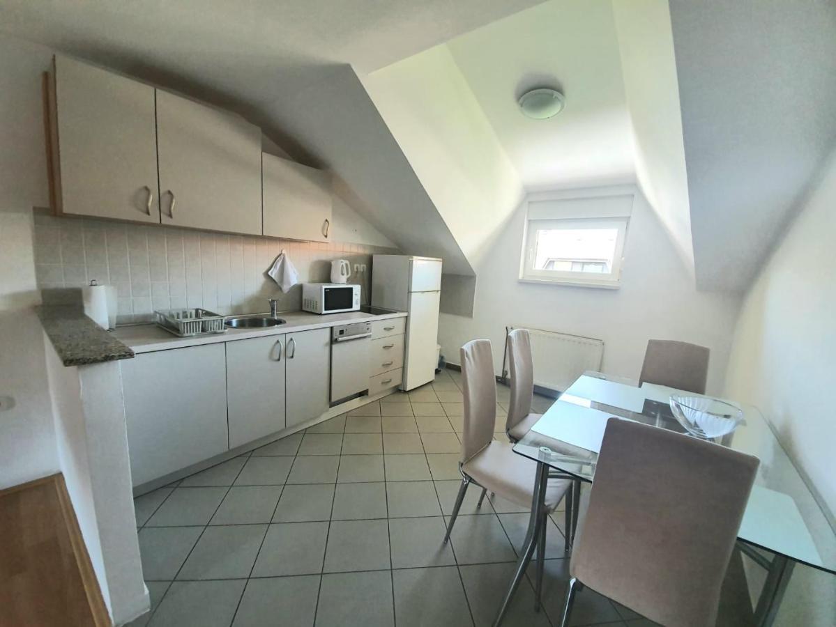 Apartment Lily Near Zagreb Airport Velika Gorica Exterior foto